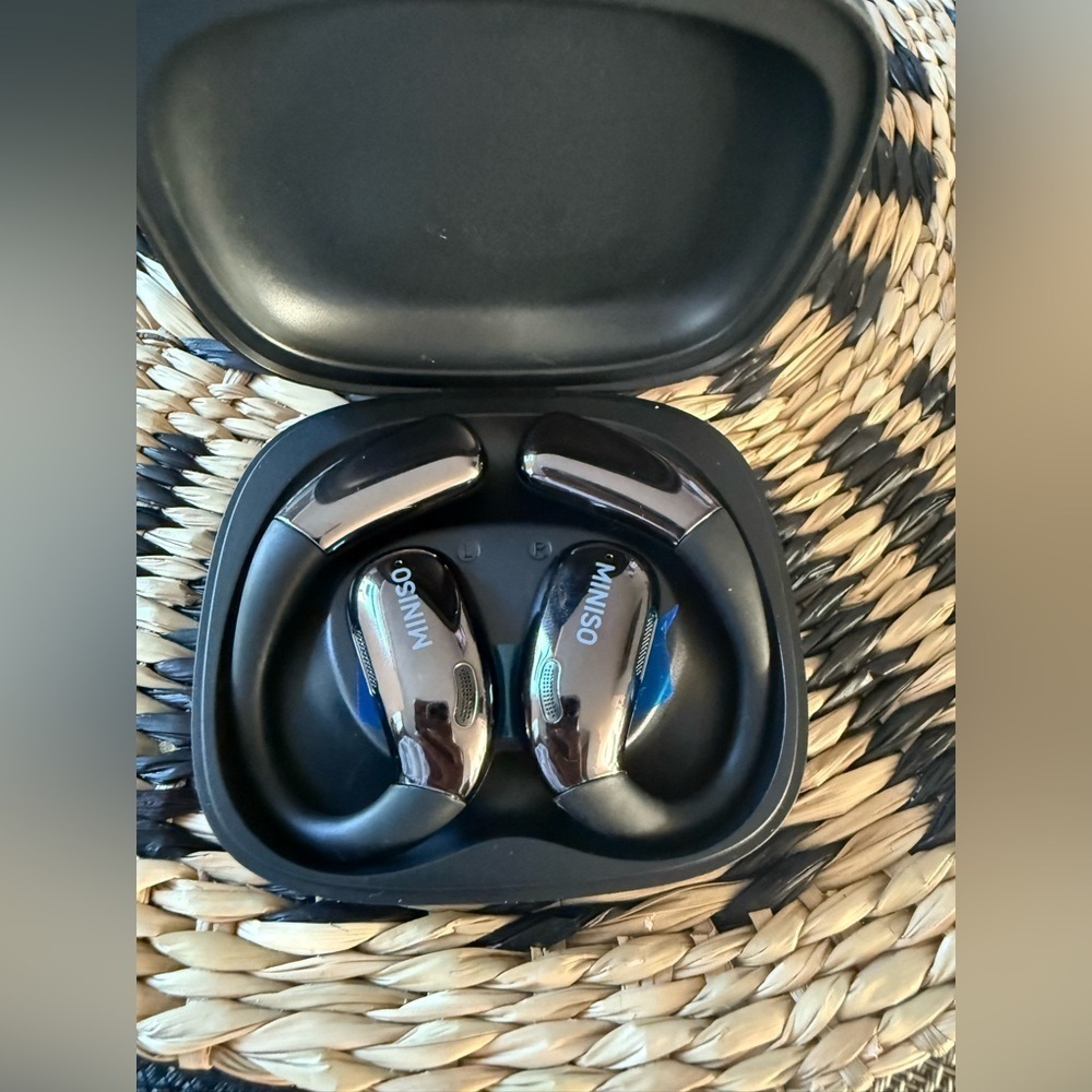 MINISO Wireless Earbud X28 - Black - Picture 2 of 3